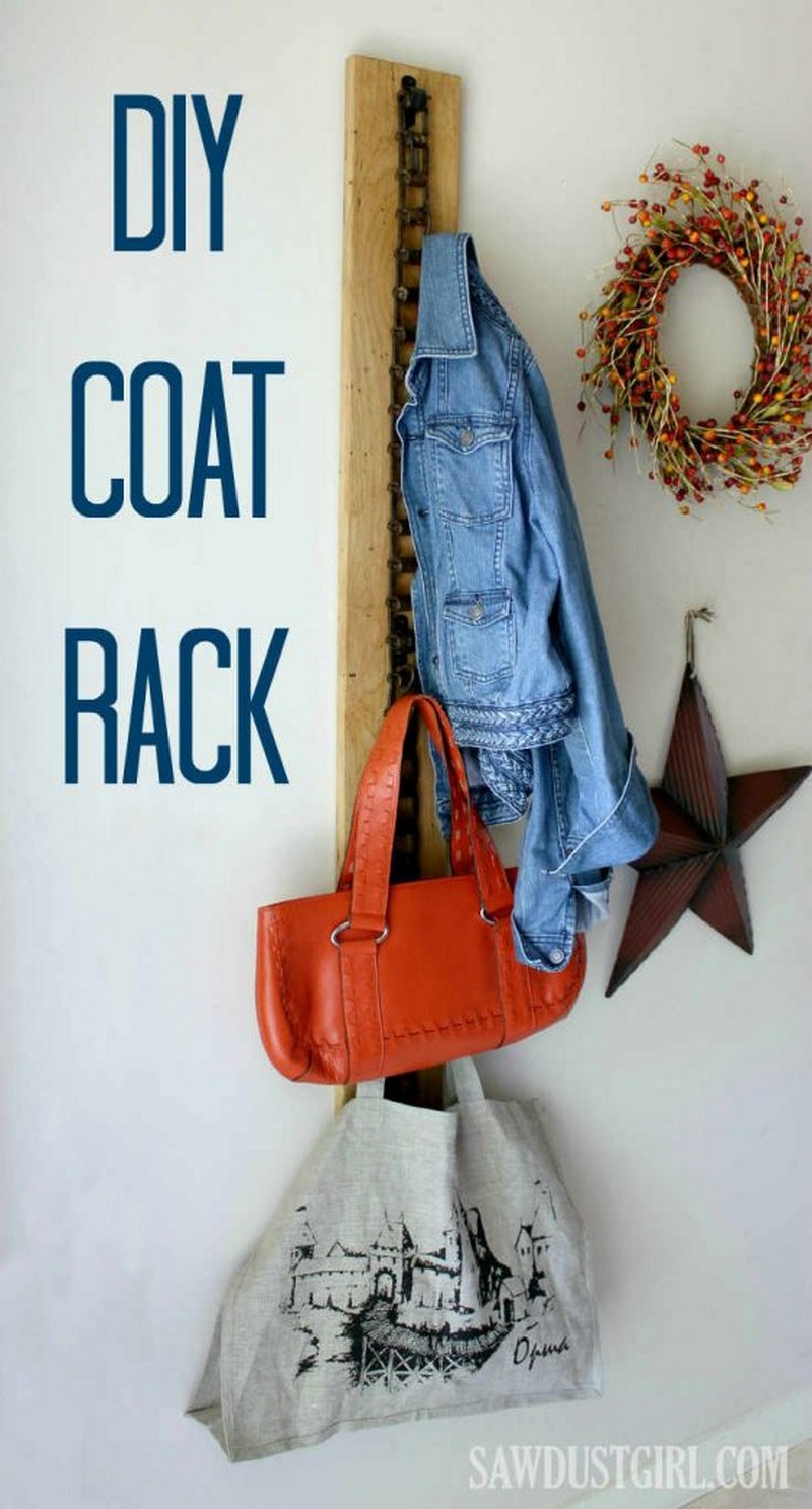 DIY Coat Rack of Reclaimed Wood and Recycled Chain
