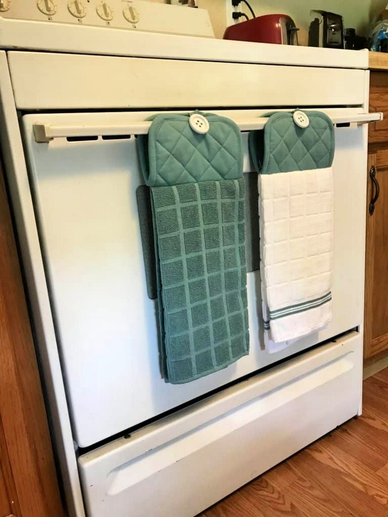 DIY Hanging Kitchen Towels