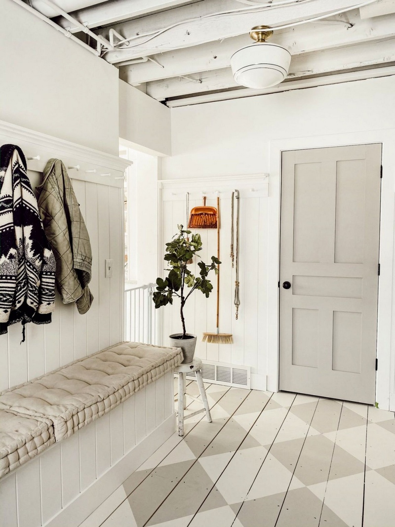 How To DIY Mudroom Bench