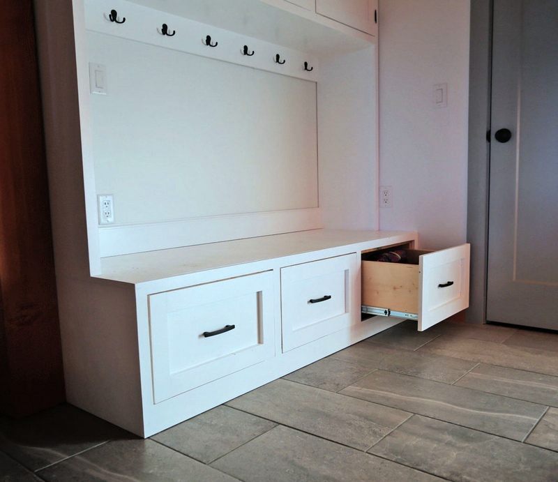 Mudroom Bench with Easy Drawers