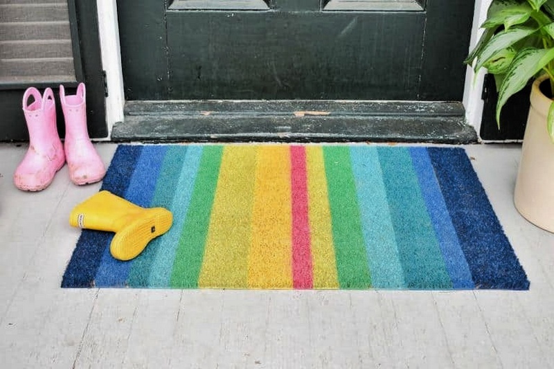DIY SPRAY PAINTED DOORMAT