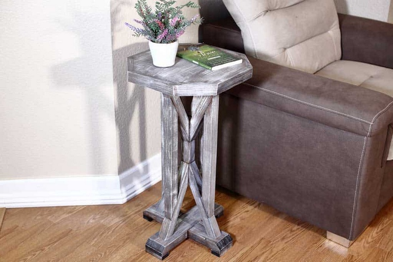 How to Build a DIY Farmhouse End Table