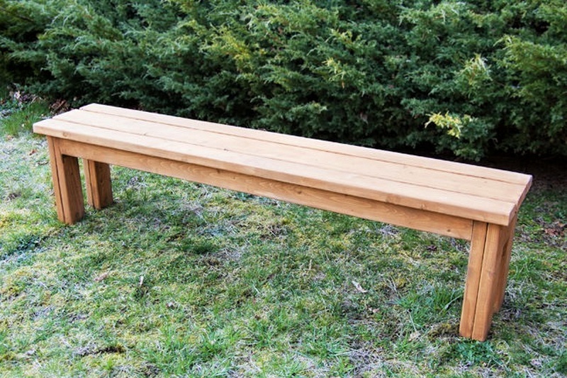 An Easy to Make DIY Garden Bench