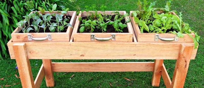 Easy DIY Garden Bench