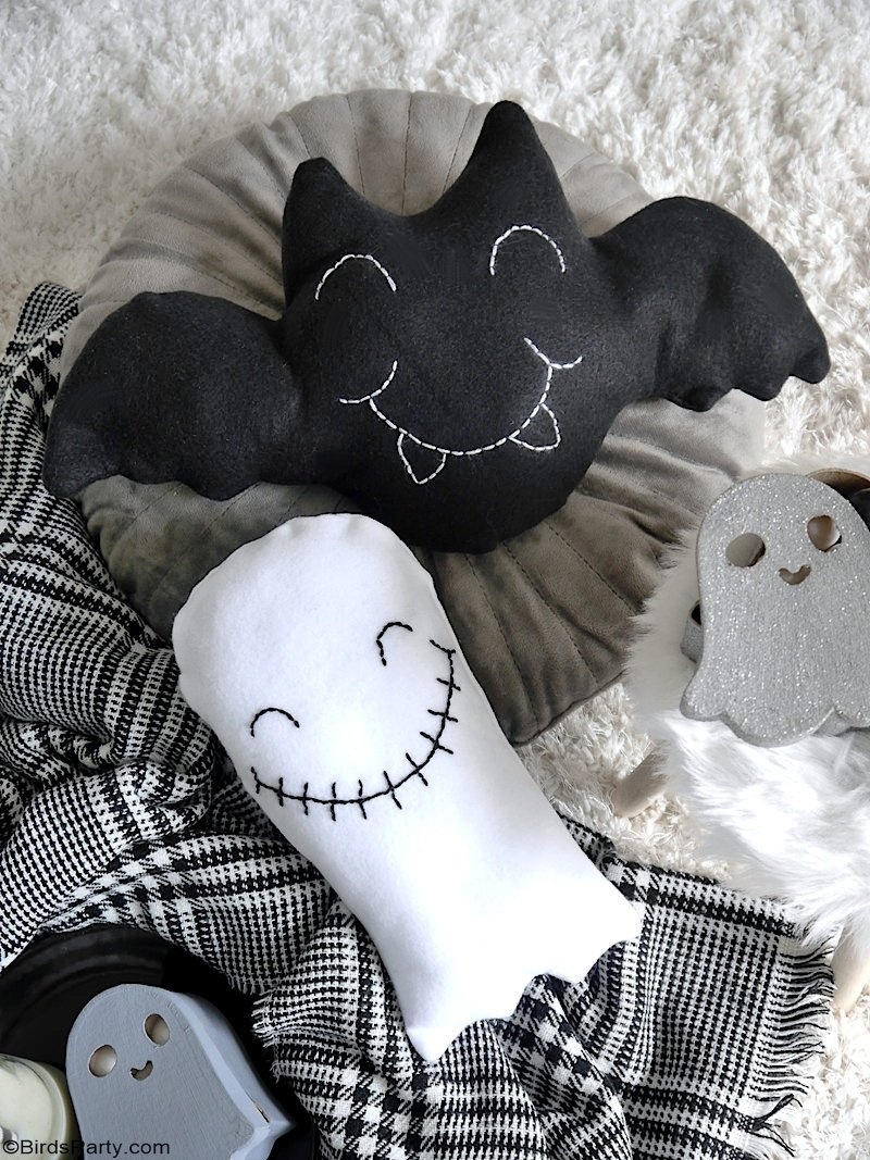 Cute DIY Halloween Throw Pillows