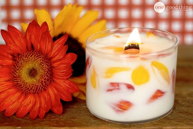 DIY Floral Candle – The Perfect Handmade Gift Idea