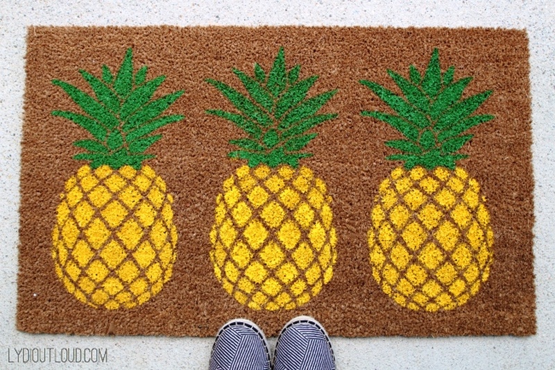 DIY Pineapple Doormat