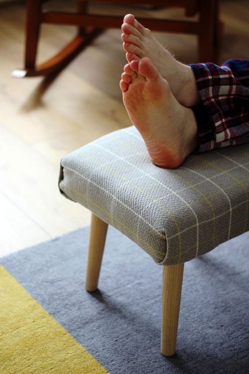 How To Make A DIY Footstool