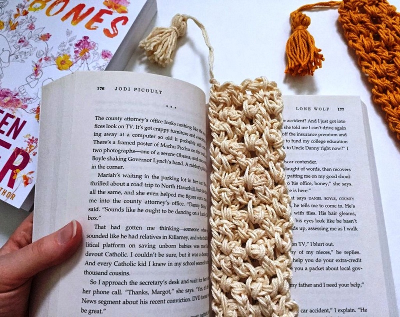 How to Crochet an Easy Textured Bookmark
