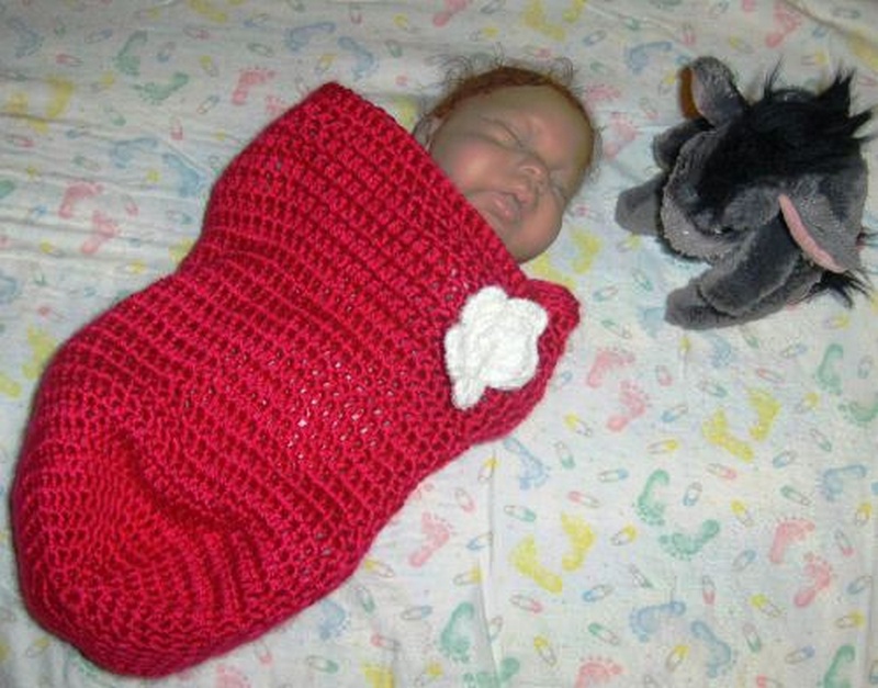 Bevs Crocheted Newborn Peapod Cocoon
