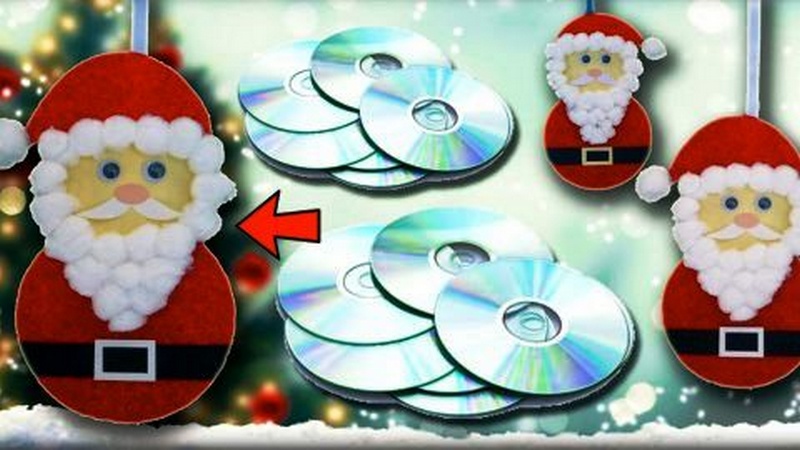 DIY Santa Claus Wall Hanging Using CDs