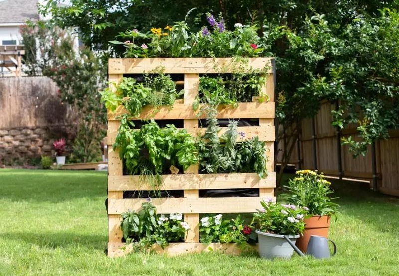 How to Make a Simple Pallet Planter