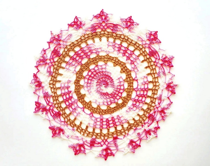 How to crochet Cherry Blossom Doily