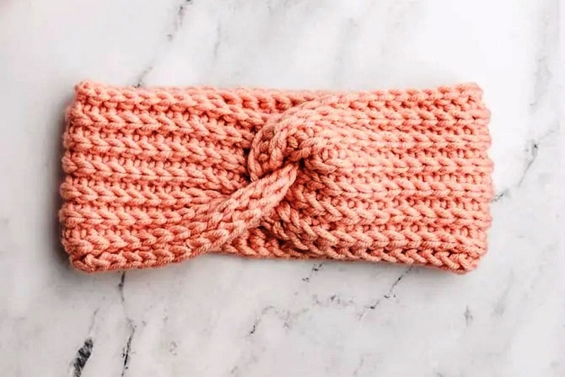 Twisted Crochet Ear Warmer Headband – Free Pattern
