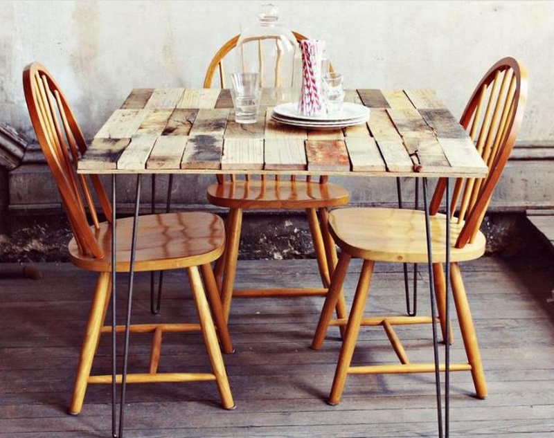 Wood Pallet Table DIY