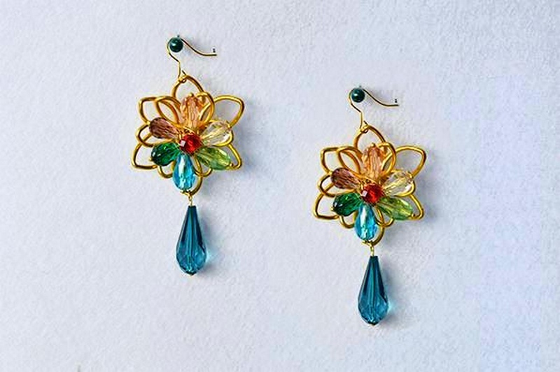 DIY A Pair Of Crystal Glass Beaded Flower Earing