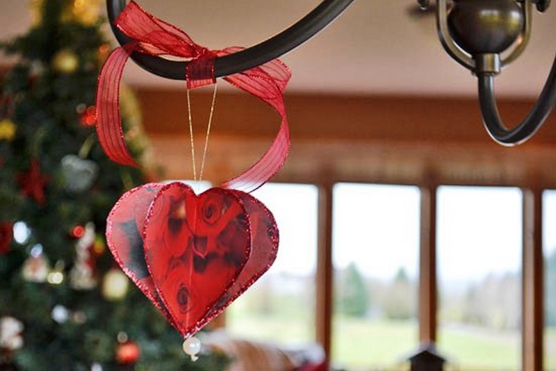 20 DIY Hanging Paper Heart For Fun Holiday Decors Susie Harris