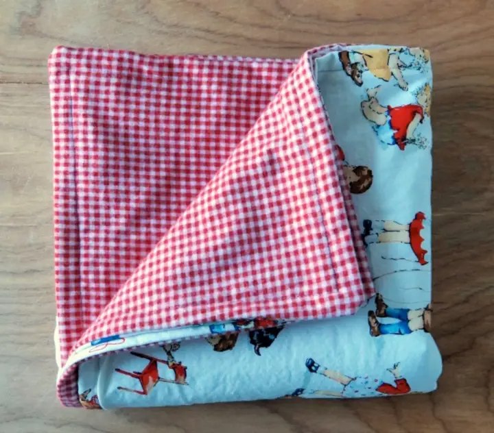 DIY 30 Minute Baby Blanket