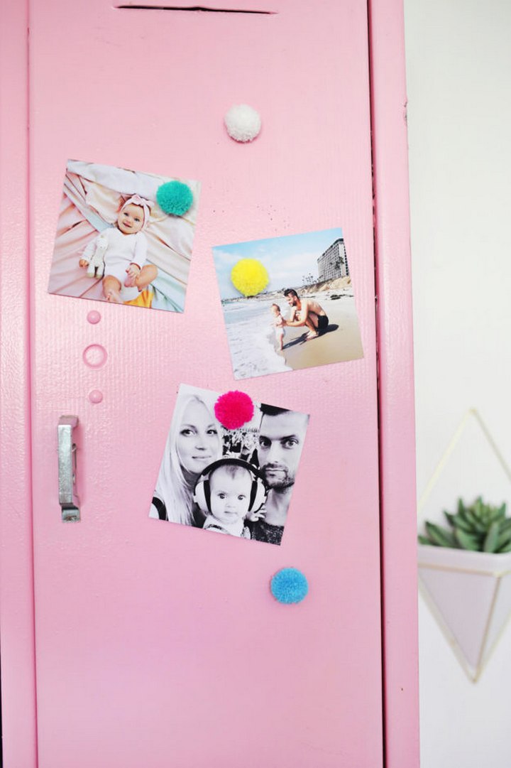 DIY Pom Pom Magnets