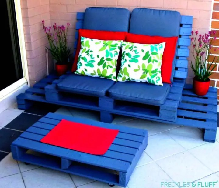 Wooden Pallet Chillout Lounge
