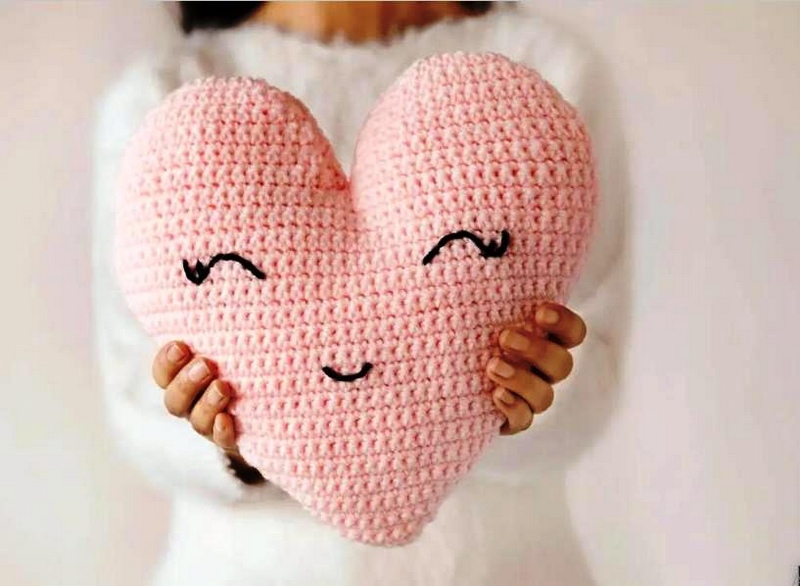 Heart Shaped Pillow Crochet Pattern