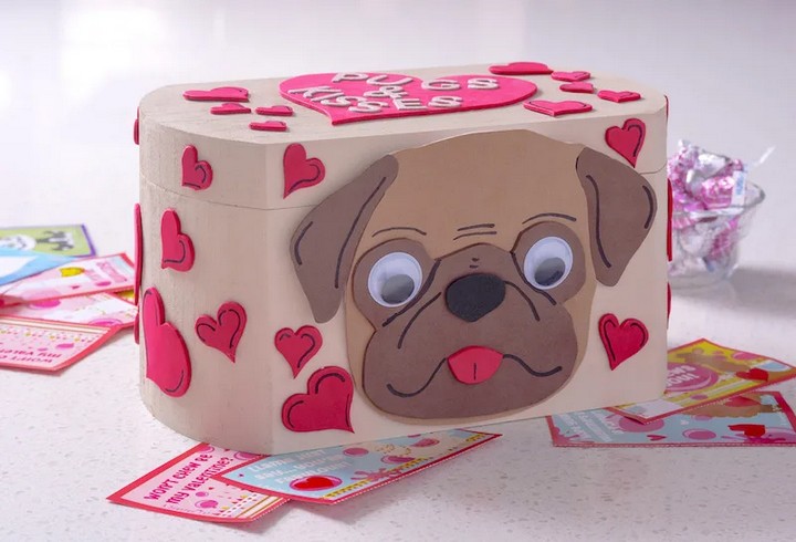 Pugs Kisses Dog Valentine Box