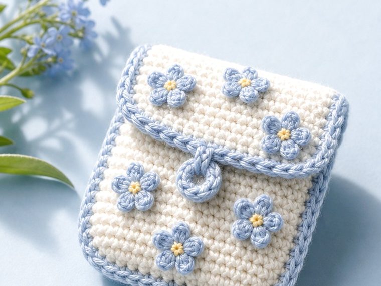 Crochet Forget Me Not Mini Earbud Case
